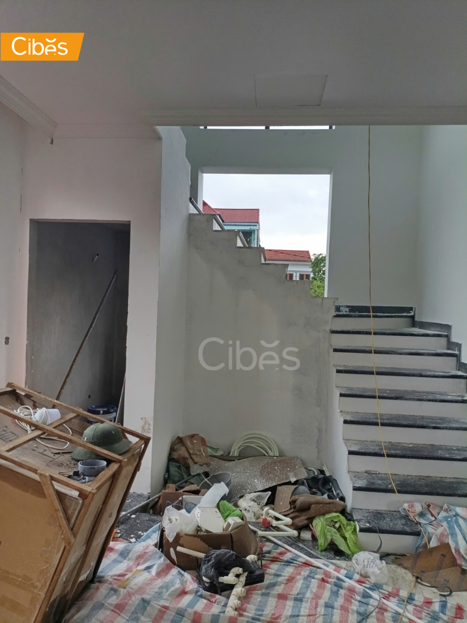 Hiện trạng công trình trước khi lắp đặt thang máy kính Cibes  